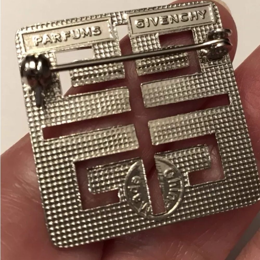 *Vintage* Givenchy *4G* Silver Tone Purple Enamel Logo Square Pin Brooch - Picture 2 of 4